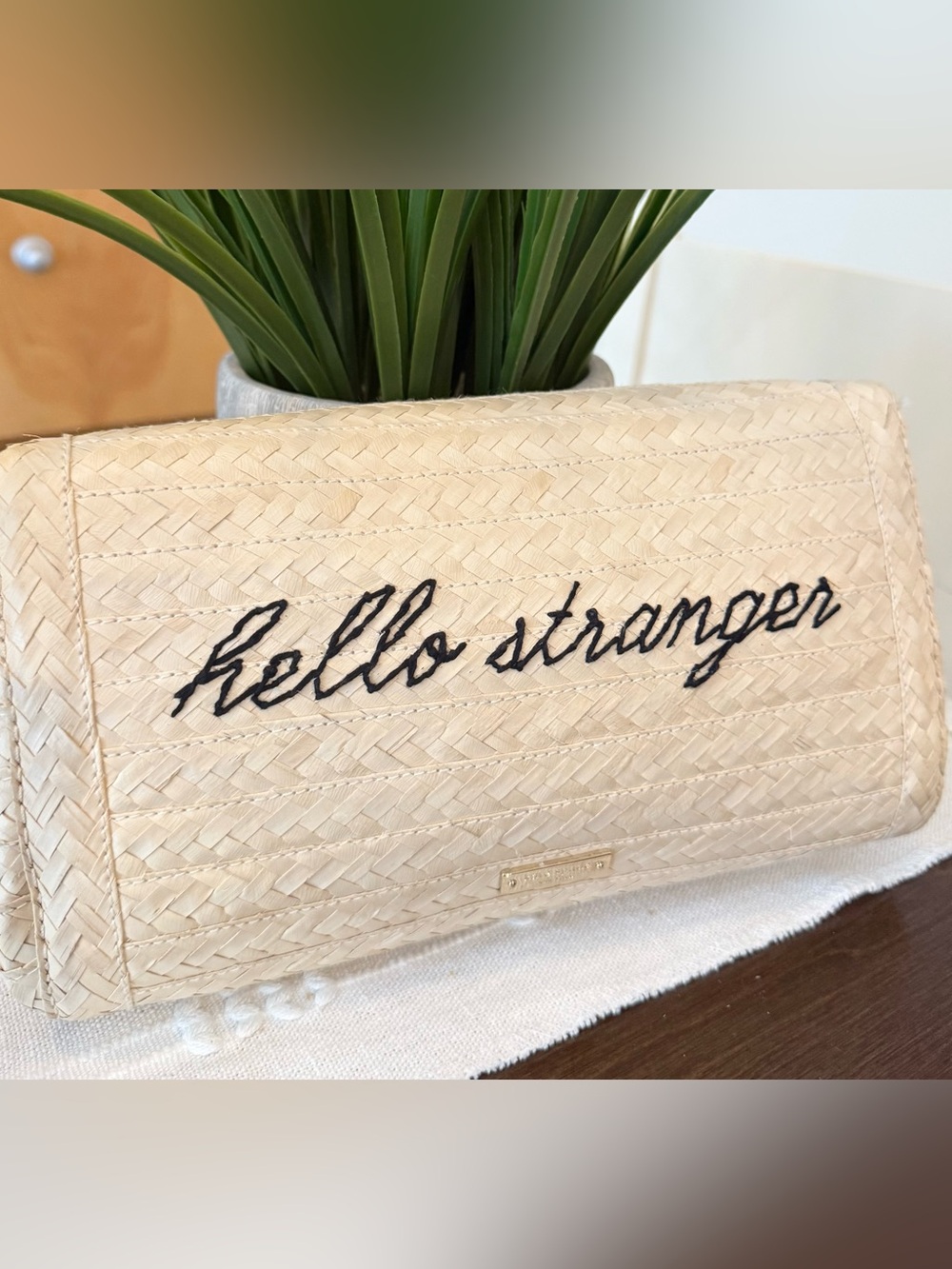 Kate Spade "Splash Out" Hello Stranger straw clutch bag - Picture 2 of 5